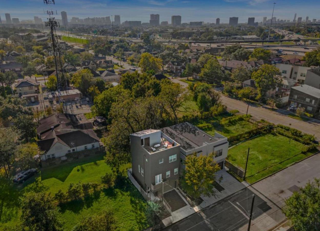 N-E-G Skai Midtown Of Houston Villa Dış mekan fotoğraf