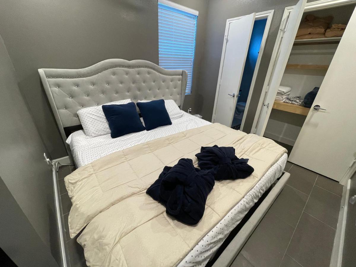 N-E-G Skai Midtown Of Houston Villa Dış mekan fotoğraf