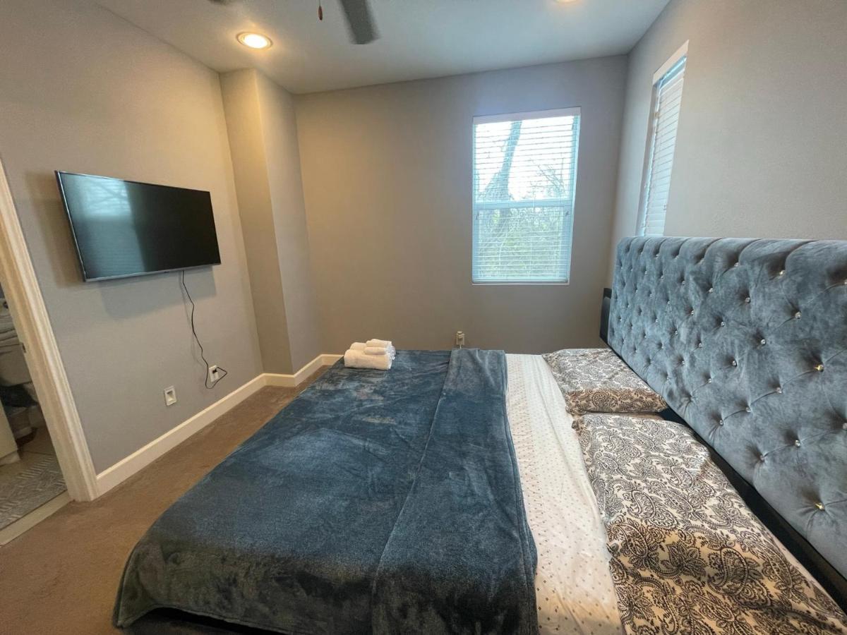 N-E-G Skai Midtown Of Houston Villa Dış mekan fotoğraf