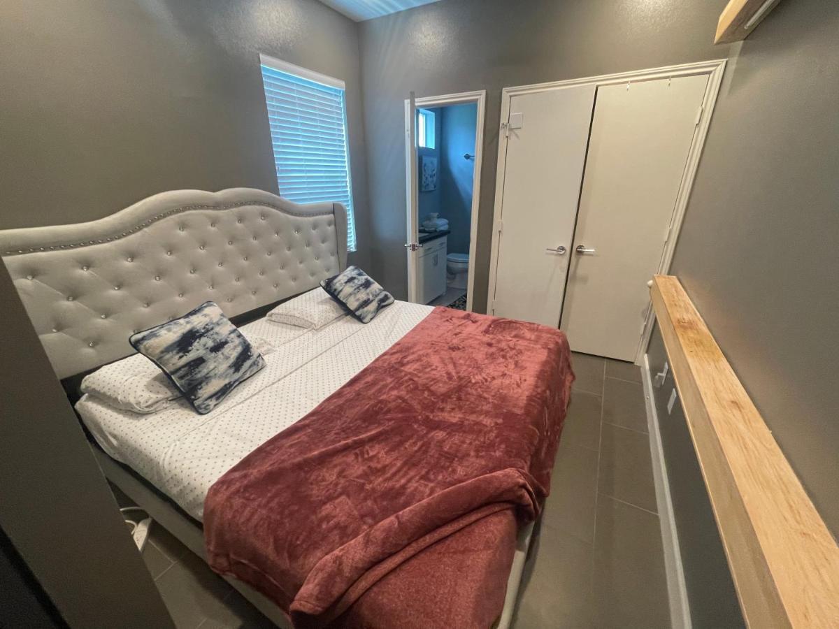 N-E-G Skai Midtown Of Houston Villa Dış mekan fotoğraf