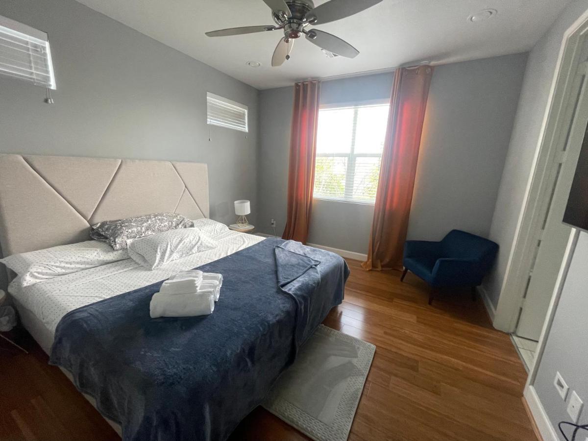 N-E-G Skai Midtown Of Houston Villa Dış mekan fotoğraf